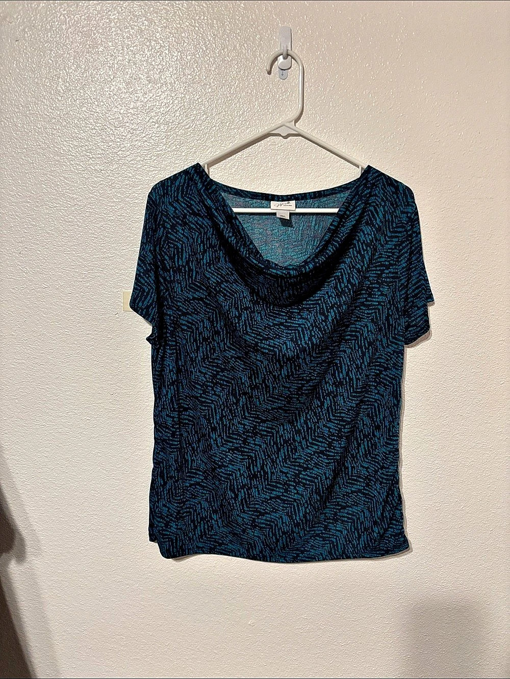 Jacklyn Smith Collection top Geometric Short Sleeve Top in Blue & Black Size
